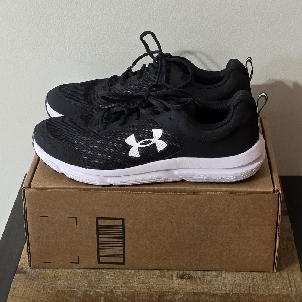 NEW IN BOX Under Armour Charged Ascent 10 Men's Size 12